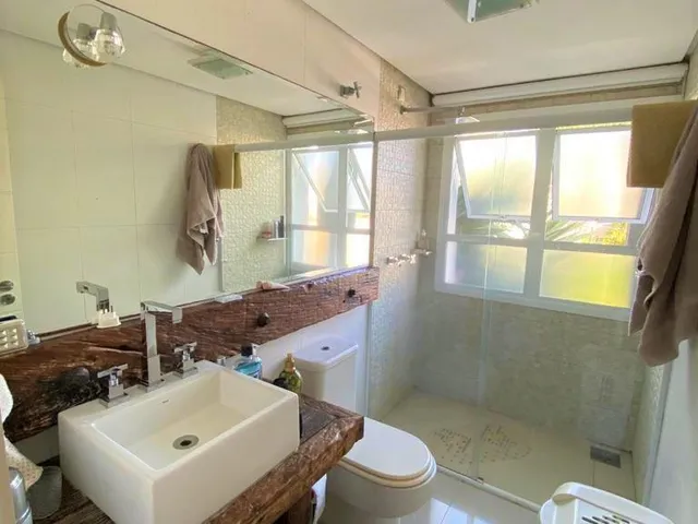 Imagem 3: Casa de Alto Padrão com Elevador no Condomínio Sun Village no Bairro Igara