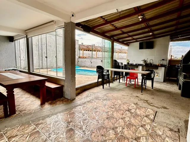 Imagem 16: Casa Alto Padrão com Piscina e Área Gourmet - Caminho Novo em Palhoça/SC