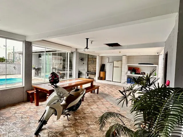 Imagem 13: Casa Alto Padrão com Piscina e Área Gourmet - Caminho Novo em Palhoça/SC