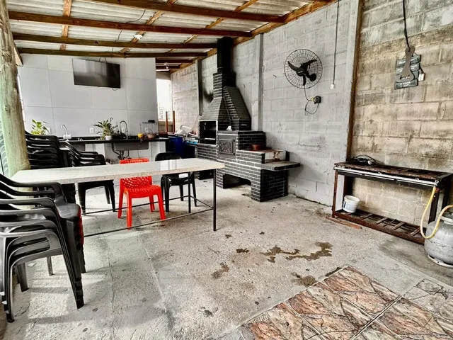 Imagem 12: Casa Alto Padrão com Piscina e Área Gourmet - Caminho Novo em Palhoça/SC