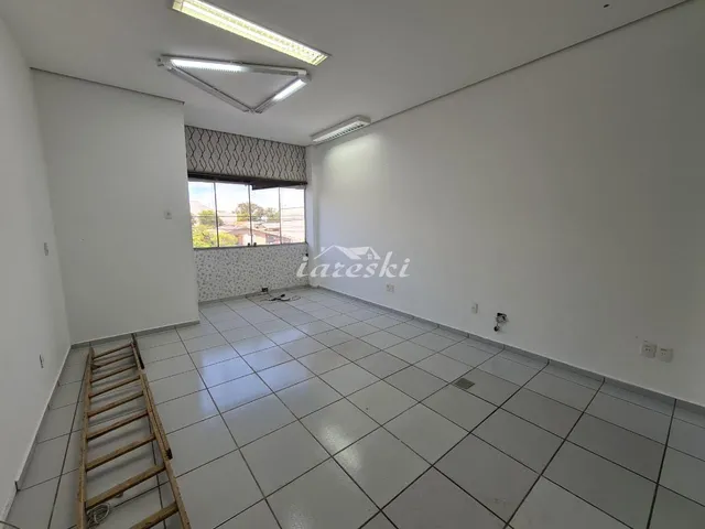 Imagem 2: Ampla Sala comercial com Subsalas, mais de 500m2 na Av Americo Sasdelli na Vila A em Foz