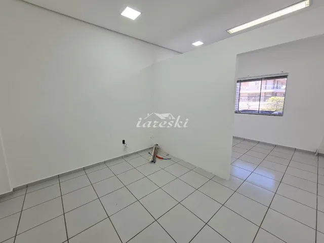 Imagem 3: Ampla Sala comercial com Subsalas, mais de 500m2 na Av Americo Sasdelli na Vila A em Foz