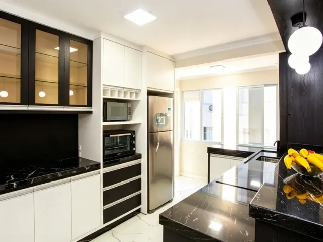 Imagem 13: Alugo amplo apartamento mobiliado, com 02 quartos, 01 garagem, 92m²...