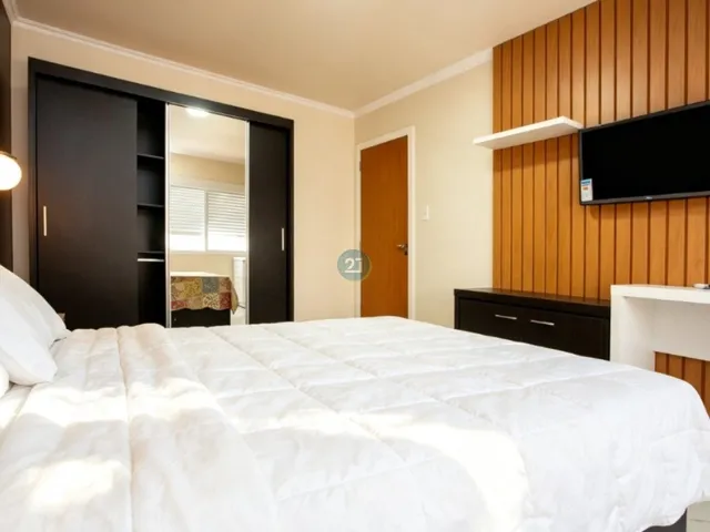 Imagem 16: Alugo amplo apartamento mobiliado, com 02 quartos, 01 garagem, 92m²...