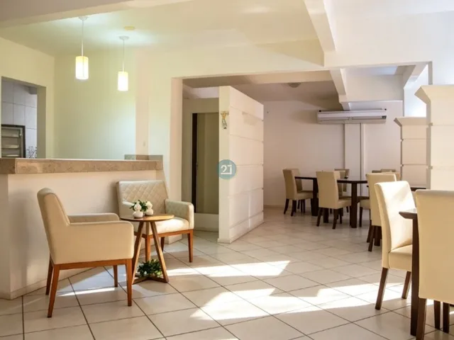 Imagem 2: Alugo amplo apartamento mobiliado, com 02 quartos, 01 garagem, 92m²...
