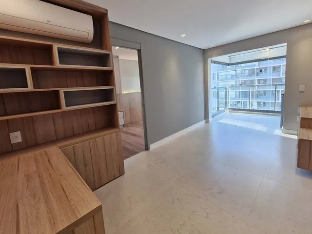 Imagem: O apartamento possui 1 Dormitório, 1 Suíte, 2 Banheiros,