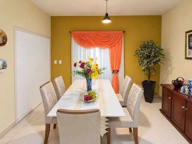 Imagem 14: Casa de Alto Padrão com 3 dormitórios (sendo 2 suítes com closet) no bairro Imigrantes