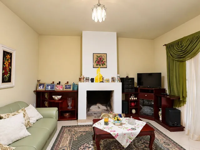 Imagem 8: Casa de Alto Padrão com 3 dormitórios (sendo 2 suítes com closet) no bairro Imigrantes