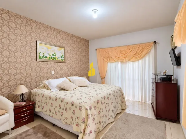 Imagem 4: Casa de Alto Padrão com 3 dormitórios (sendo 2 suítes com closet) no bairro Imigrantes