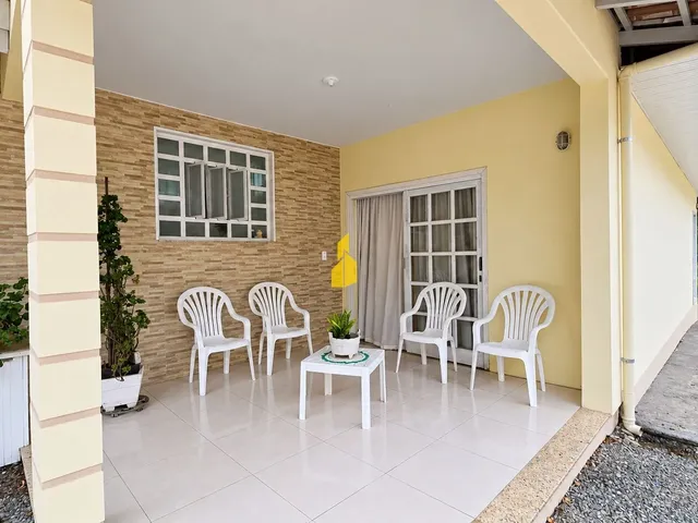 Imagem 2: Casa de Alto Padrão com 3 dormitórios (sendo 2 suítes com closet) no bairro Imigrantes