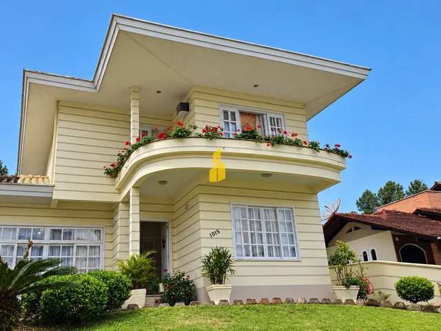 Imagem 7: Casa de Alto Padrão com 3 dormitórios (sendo 2 suítes com closet) no bairro Imigrantes