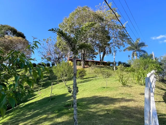 Imagem 4: Chácara À Venda em Delfim Moreira-Mg, Bairro Água Limpa: 4 Quartos, 1 Sala, 1 Banheiro, 150M² de Área. Venha Conferir!