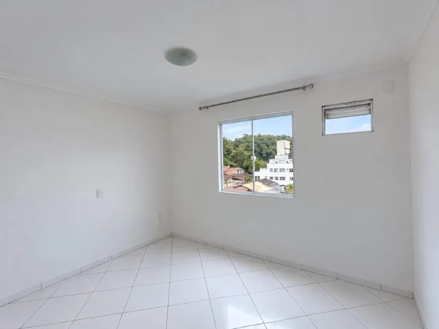 Imagem 2: Apartamento mobiliado de 2 quartos à venda no Estrada Nova