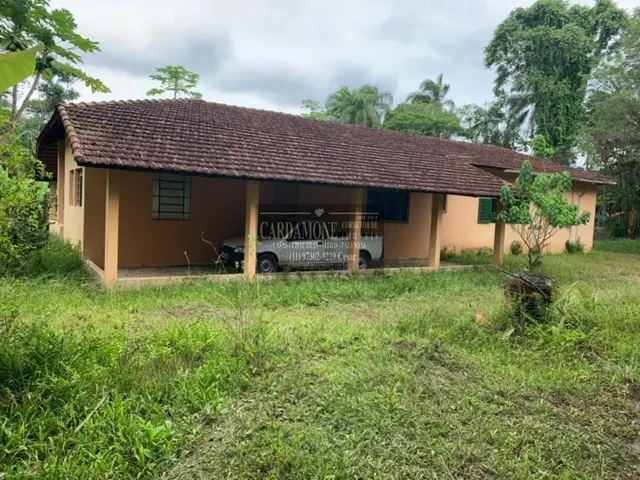 Imagem: A fazenda possui 6 Dormitórios, 3 Banheiros, 20 Vagas na