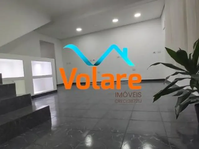 Imagem: A casa possui 3 Dormitórios, 1 Suíte, 2 Banheiros, 4