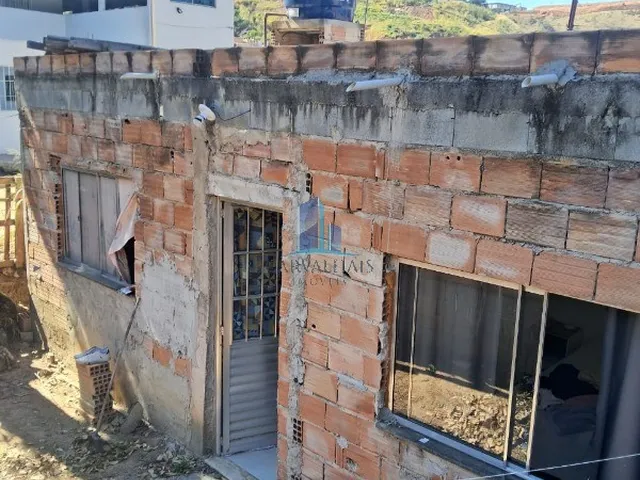 Imagem 2: Casa à venda em Betim-MG, bairro Alvorada: 2 quartos, 1 banheiro, 1 vaga, 150m²!
