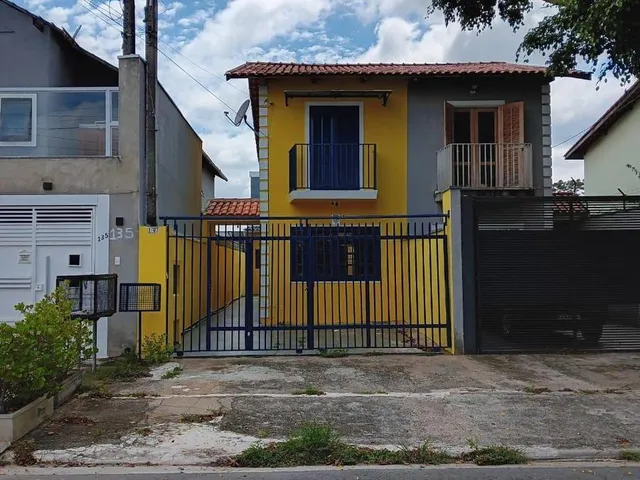 Imagem: A casa possui 2 Dormitórios, 1 Banheiro, 1 Vaga na