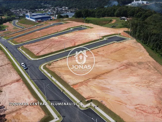 Imagem 2: Lote com 300 m²