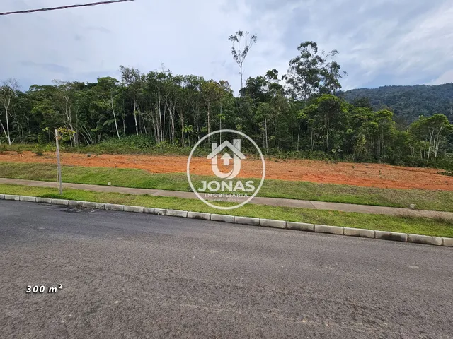 Imagem: Lote com 300m² fundos com area verde