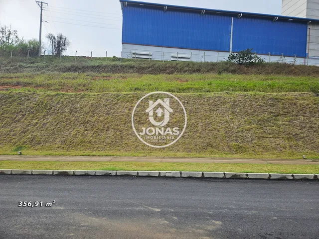 Imagem: Lote com 356,91 m²