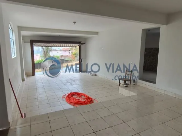 Imagem 11: Excelente chácara localizada em área urbana, com sala com varanda, 4 quartos (sendo 2