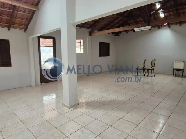 Imagem 15: Excelente chácara localizada em área urbana, com sala com varanda, 4 quartos (sendo 2