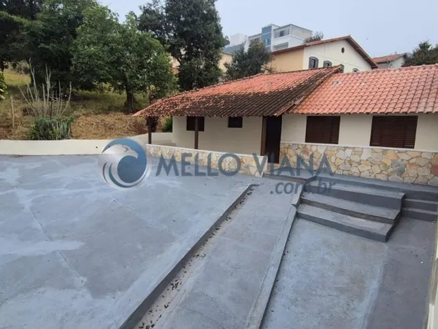 Imagem 9: Excelente chácara localizada em área urbana, com sala com varanda, 4 quartos (sendo 2