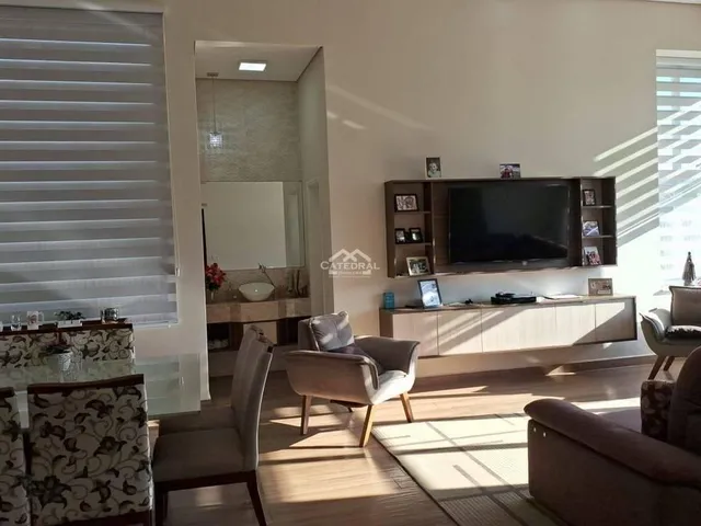 Imagem: Casa com 3 Dormitórios À Venda, 220 M²