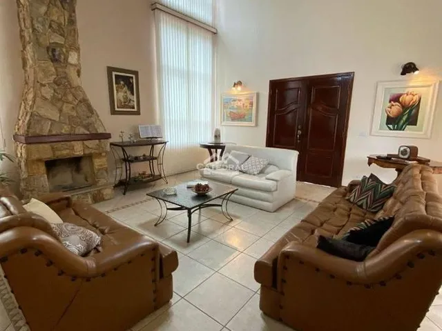 Imagem: Casa com 3 Dormitórios À Venda, 352 M²