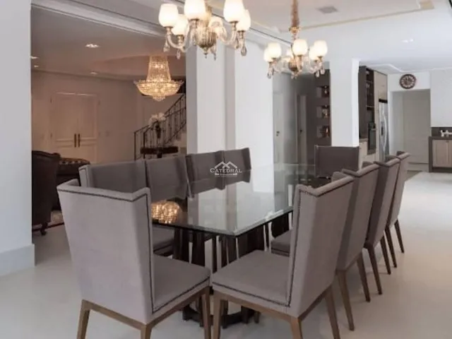 Imagem: Casa com 5 Dormitórios À Venda, 650 M²