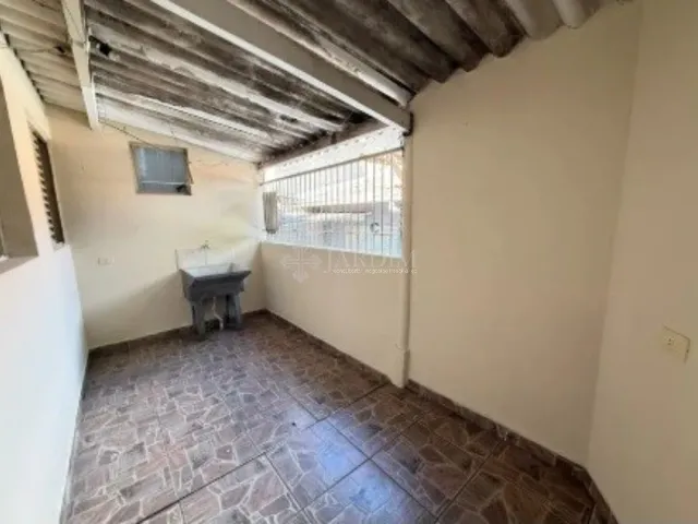 Imagem 2: CASA COM EDÍCULA