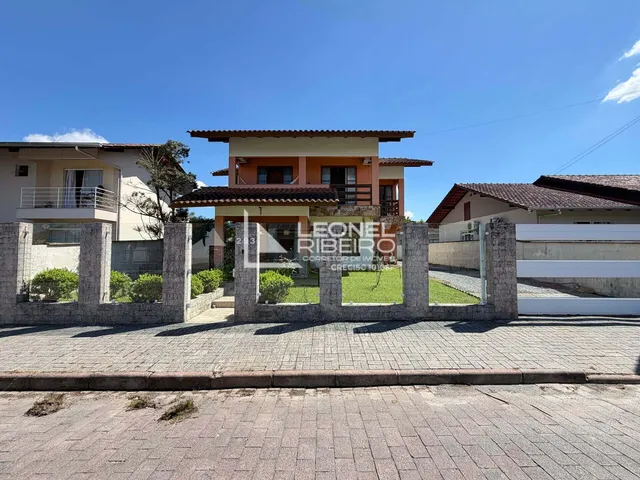 Imagem: Casa com 3 Dormitórios À Venda, 217 M²