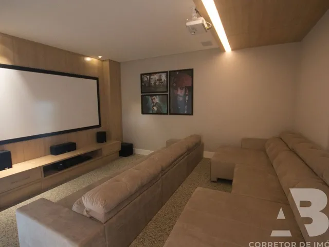 Imagem 2: Apartamento de luxo com 2 quartos e 2 suítes no coração de Balneário Camboriú