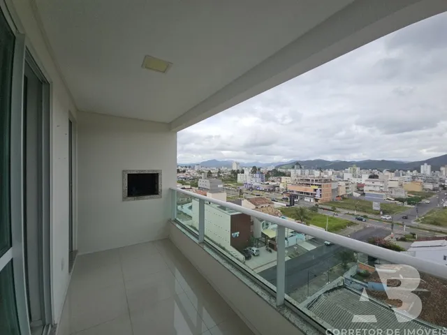 Imagem 2: Venda de Apartamento no Centro de Camboriú-SC: 2 Quartos, 1 Suíte, 2 Salas, 2