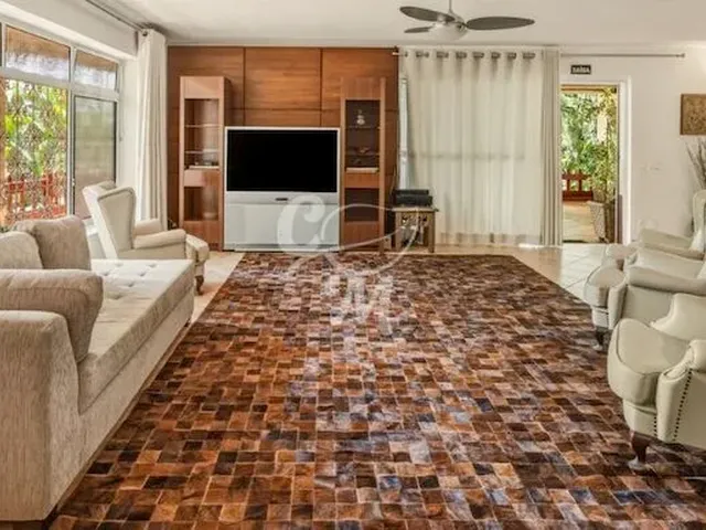 Imagem: Casa ampla com 4.800 m², piscina e muito