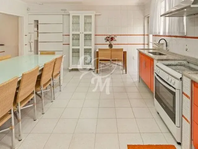 Imagem 8: Casa Ampla com 4.800 M², Piscina e Muito Verde