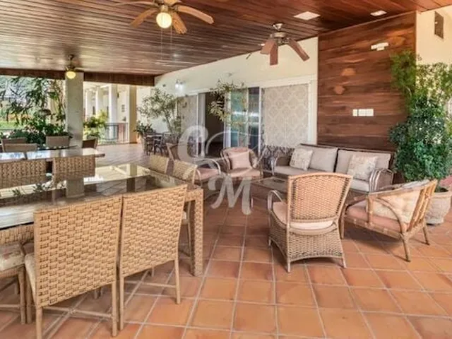 Imagem 5: Casa Ampla com 4.800 M², Piscina e Muito Verde