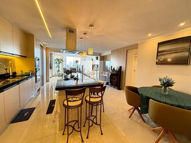 Imagem 3: Imperdível oportunidade: Apartamento de luxo com 3 quartos, 3 suítes e 2 salas no