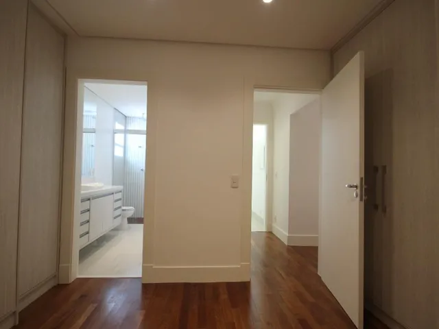 Imagem 5: Residência de Luxo em Higienópolis: Cobertura com 4 Quartos, 2 Suítes, 4 Banheiros e 381,72 M² em São Paulo-Sp