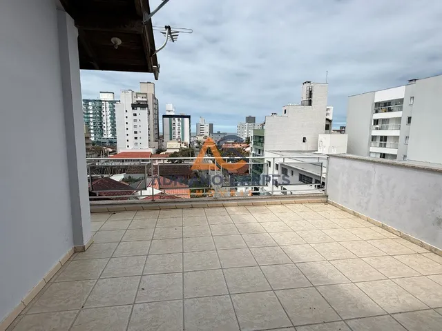 Imagem 2: Cobertura na Praia de Gravatá com 03 quartos, sendo 01 suíte e ampla área na principal
