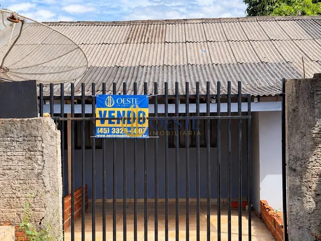 Imagem: Terreno com 2 Casas Independentes no Bairro