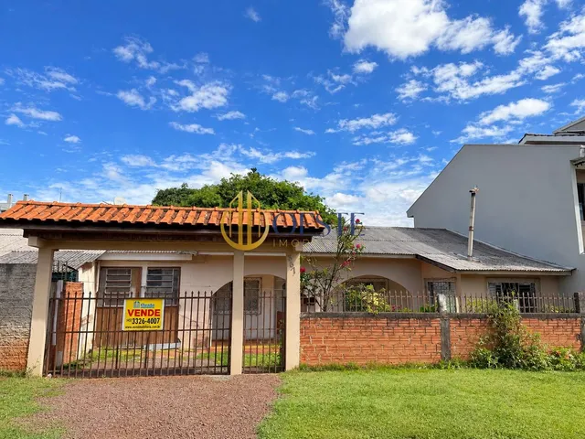 Imagem 2: Terreno com 2 Casas Independentes no Bairro Coqueiral