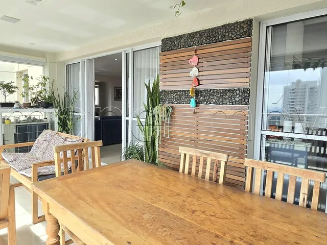Imagem: O apartamento possui 3 Dormitórios, 1 Suíte, 4 Banheiros,