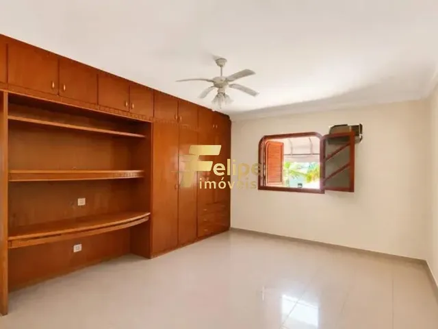 Imagem 7: MAGNÍFICA MANSÃO COM 08 QUARTOS, SENDO 03 SUÍTES, EXCELENTE LOCALIZAÇÃO, NA QUADRA
