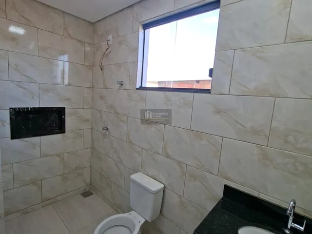 Imagem 5: Casa Duplex Nova com Terraço – 3 Quartos, 1 Suíte e 2 Vagas