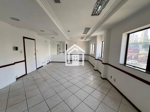 Imagem 3: Duas salas comerciais conjugadas, nascente, com vaga coberta na Avenida Paulo VI