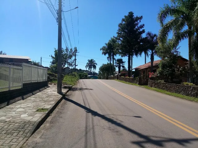 Imagem 2: Casa Residencial com 7 dormitórios, Sacada e Pátio para Locação