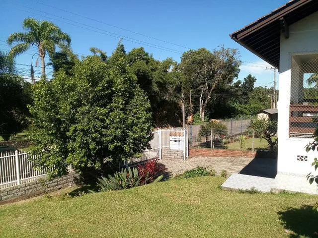 Imagem 11: Casa Residencial com 7 dormitórios, Sacada e Pátio para Locação