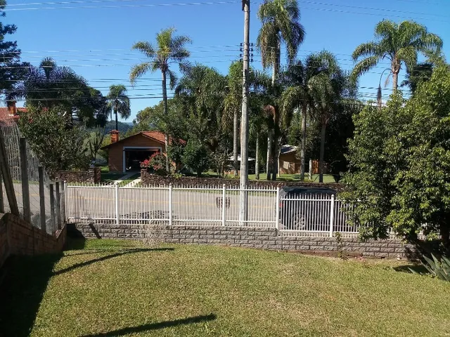 Imagem 12: Casa Residencial com 7 dormitórios, Sacada e Pátio para Locação