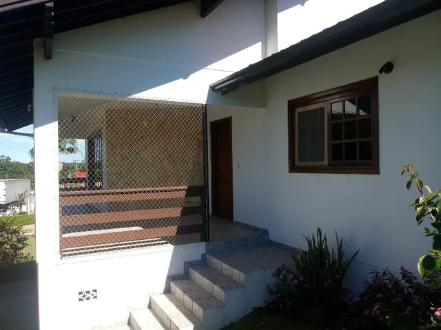 Imagem 13: Casa Residencial com 7 dormitórios, Sacada e Pátio para Locação